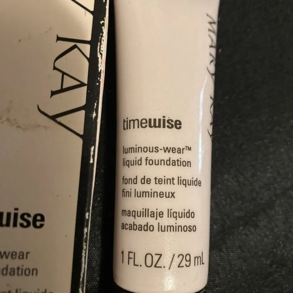 Mary Kay Timewise Luminous Foundation Ivory 2